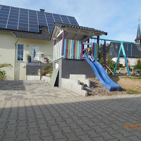 Wagner Mit Terrasse Und Kinderspielplatz *